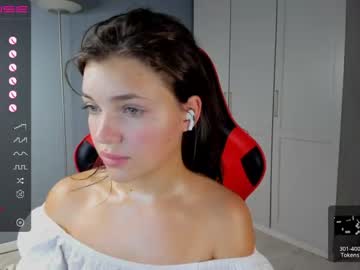 girl
        michelle_mir cam image #858683