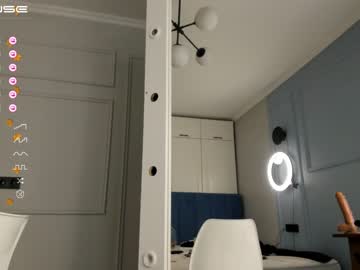 girl
        sweetfox_365 cam image #2002614