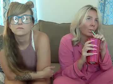 girl
        southernbarbii cam image #4800461