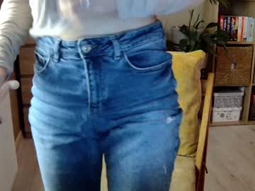 girl
        erotic_vibe cam image #5698118