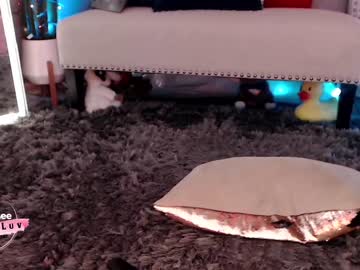 girl
        aubrilee cam image #393053