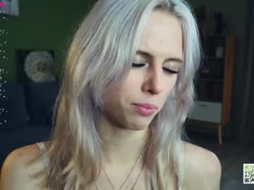girl
        audreycarvin cam image #4803913