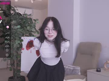 girl
        oki_dokie cam image #1983427