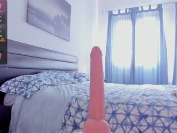 girl
        itsbellax cam image #3498868