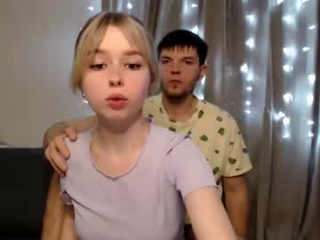 couple Live Cam Girls Love To Strip Naked For Their Viewers with welly_berry