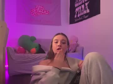 girl
        lexaarose05 cam image #5594187
