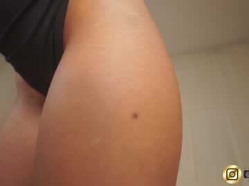 girl
        lanie__ cam image #4444216