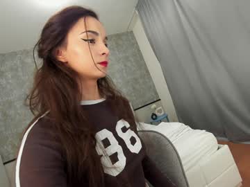 girl
        ehotlovea cam image #6563763