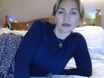 girl
        mallinia cam image #3077068