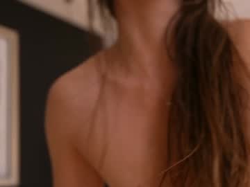 girl
        dovia cam image #6054514