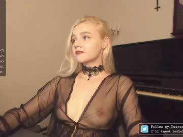 girl
        allotropp cam image #2804765