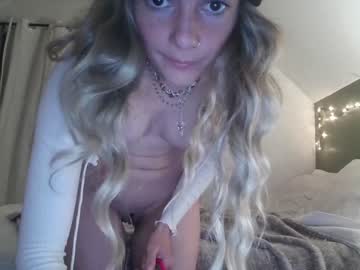 girl
        pixelatedprincess cam image #3804692