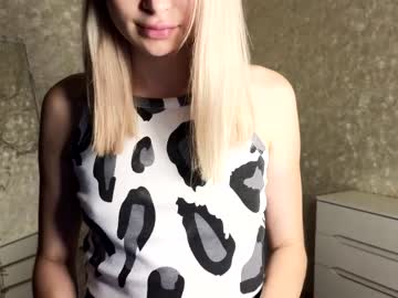 girl
        sandra_cheeks cam image #2224306