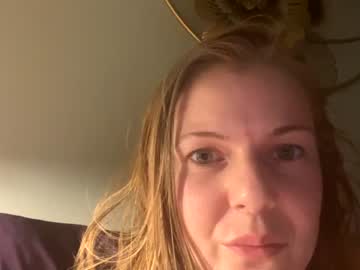 girl
        biigbb cam image #240210