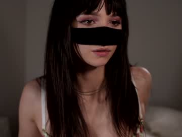 girl
        chaturbatable cam image #2188563