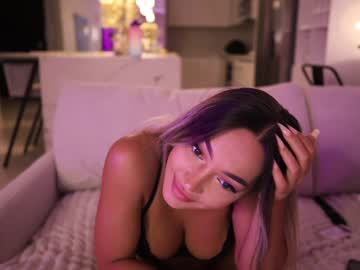 girl
        fantasystudiox cam image #6701325