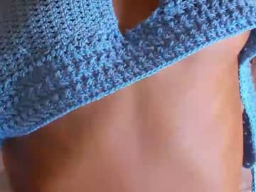 girl
        lucia_aven cam image #213302