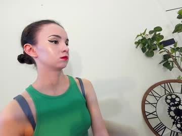 girl
        ehotlovea cam image #5722923