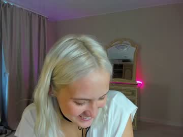 girl
        angel___s cam image #2256419