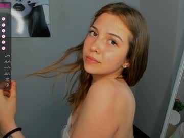 girl
        tonyajennie cam image #1660742