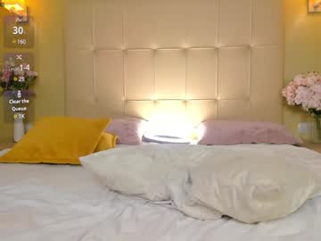 girl
        hollyylee cam image #6563734