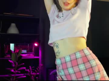 girl
        mayabach cam image #721240