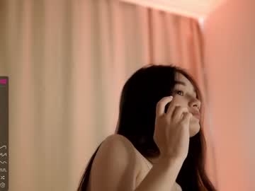 girl
        juliepenningtona cam image #1846933