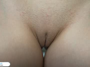 girl
        dovia cam image #4773699
