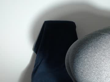 girl
        sweat_mia cam image #2560430