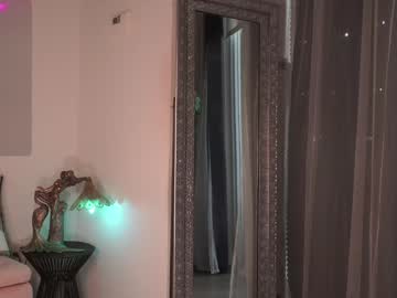 girl
        mysticxkitty cam image #5836396