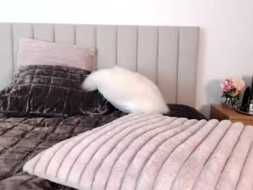 girl
        alaiaxox cam image #3081787