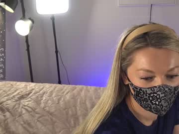 girl
        blondehottiekerry cam image #1540720