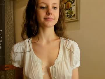girl
        maryrogersa cam image #2292830