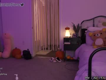girl
        evelynpiers cam image #69137