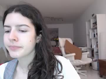 girl
        frenchava cam image #3163565