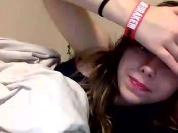 girl
        lillypadgrl cam image #2706679