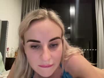 girl
        leannax cam image #1876329