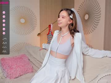 girl
        happiness_call cam image #1971136