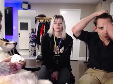couple
        ryanrailer cam image #3232326