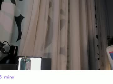 girl
        vivian_qwerty cam image #5674091