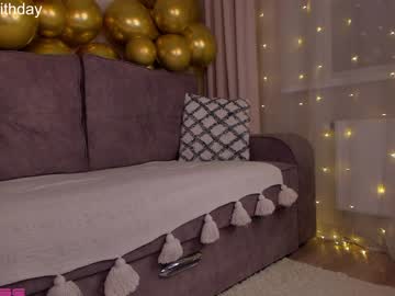 girl
        baileys_shy cam image #860272