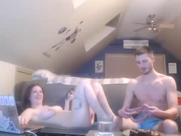 couple
        _collegecouple2219 cam image #1255376