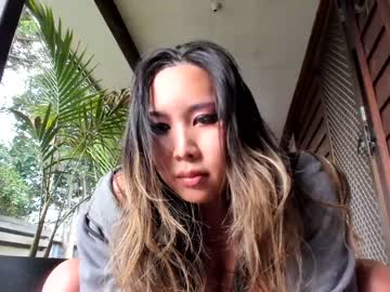 girl
        emosalt cam image #1457813