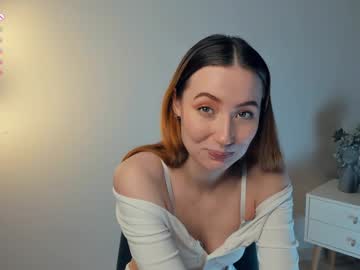 girl
        quennaedger cam image #5610459