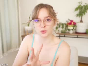 girl
        marymoody cam image #4458174