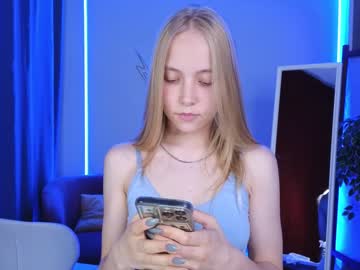 girl
        appr0ved cam image #1654795
