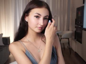 girl
        fancyash cam image #4721068