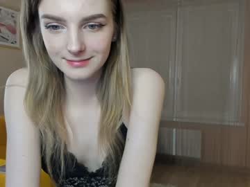 girl
        yeehawlover cam image #1289770