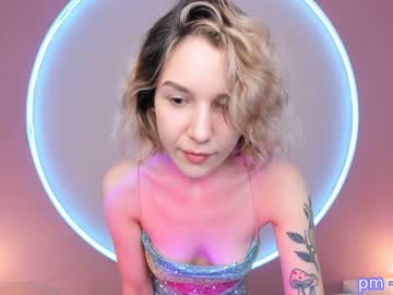 girl
        julia___sun cam image #261521