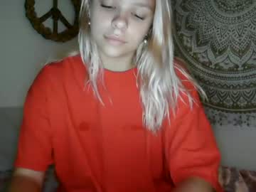 girl
        cindyloulou1 cam image #1994671